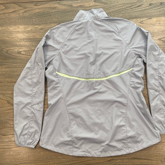 Nike Lightweight Running Jacket - Picture 2 of 4